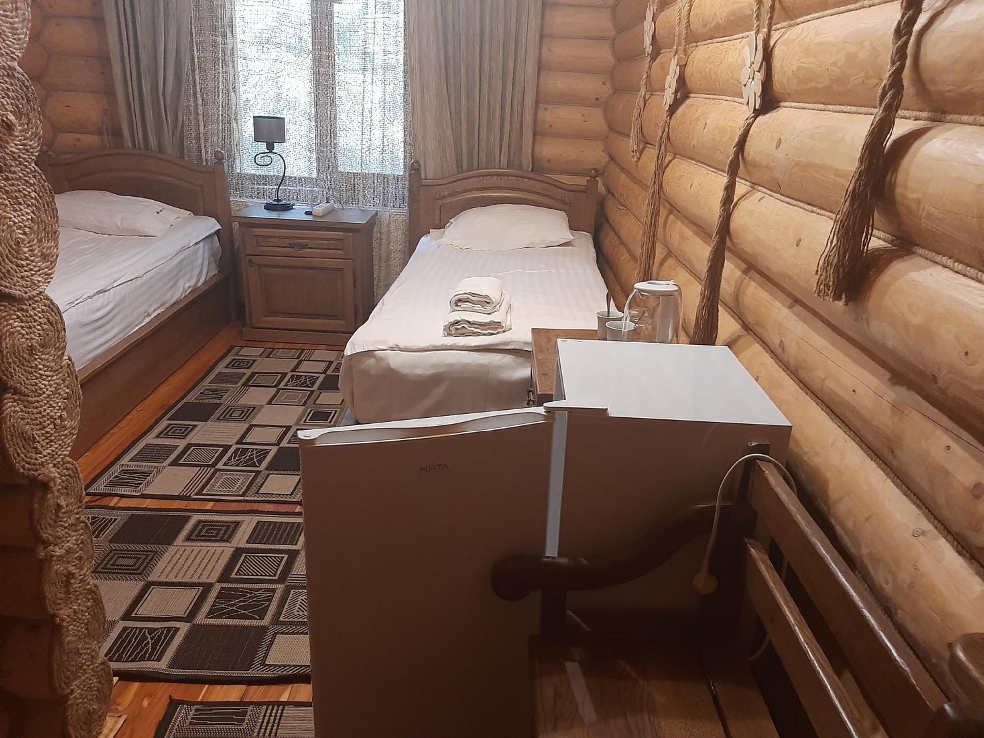 Hotel Арніка Synevyrsʼka Polyana Exterior foto